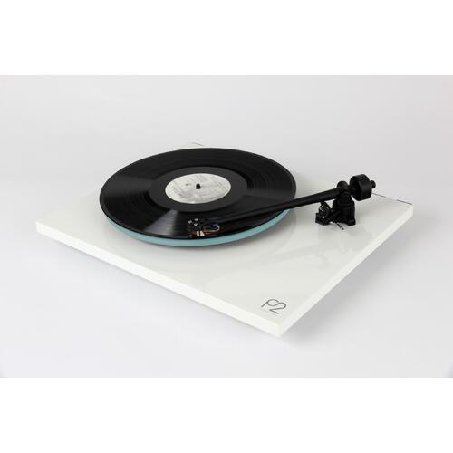 Rega Planar 2, platespiller Rega Nd3 pickup, RB220 arm, hvit 