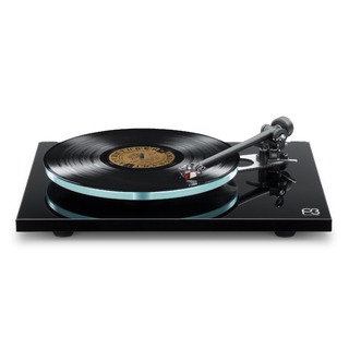 Rega Planar 3, platespiller Rega Nd7 pickup, RB330 arm, svart