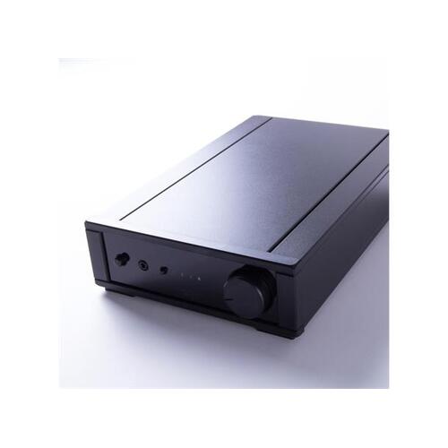 Rega io, forsterker 2x30 watt, MM RIAA-trinn, hodetelefon 